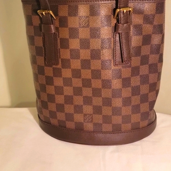 💖Authenic Louis Vuitton Marais Bucket  Bag W/ Coa 💖 - Picture 9 of 16